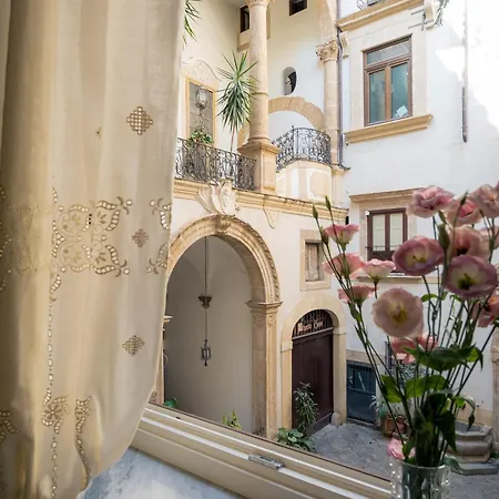 Apartment Palazzo Santa Ninfa - Luxury Mansion *