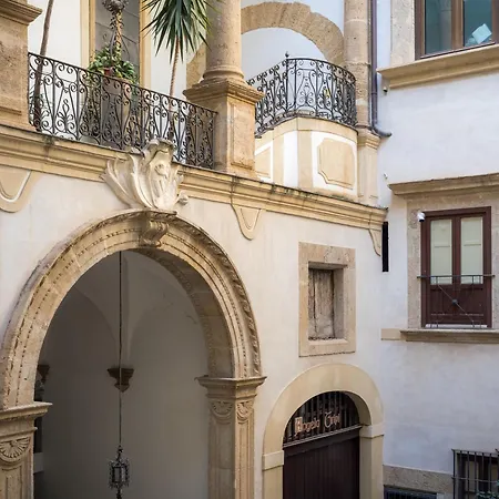 Apartment Palazzo Santa Ninfa - Luxury Mansion *